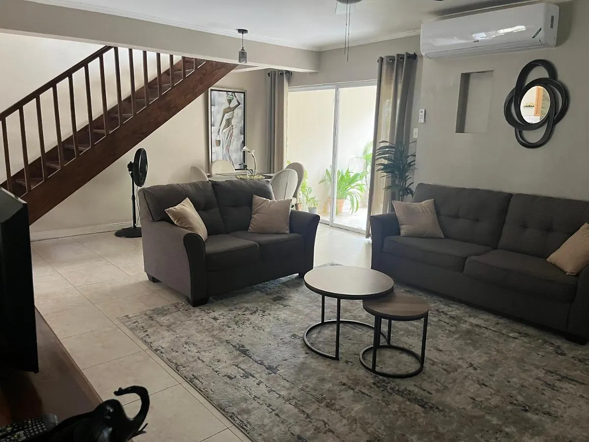 Apartament Amikae'S Kingston